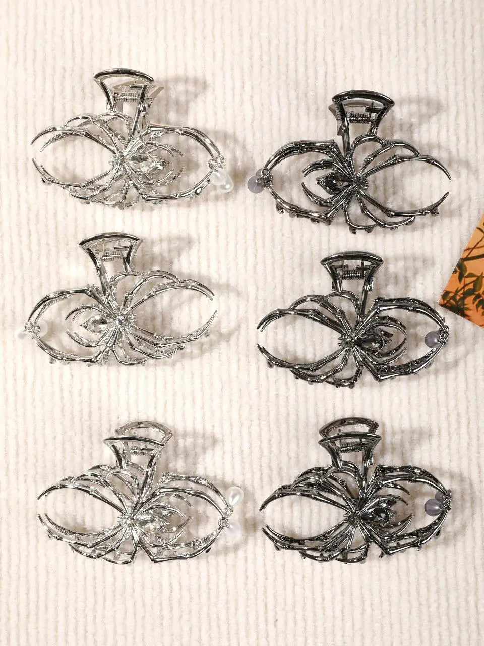 1Pcs Halloween Black Spider Hair Claw Clips with Pearl Charm Design,Metal Gothic Punk Hair Clips Strong Hold Hair Accessories